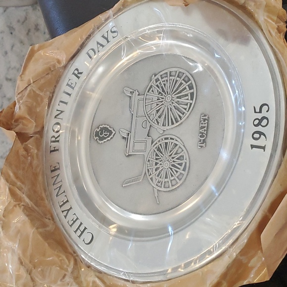 Rare 1985 Cheyenne Frontier Days pewter charger - Picture 3 of 5